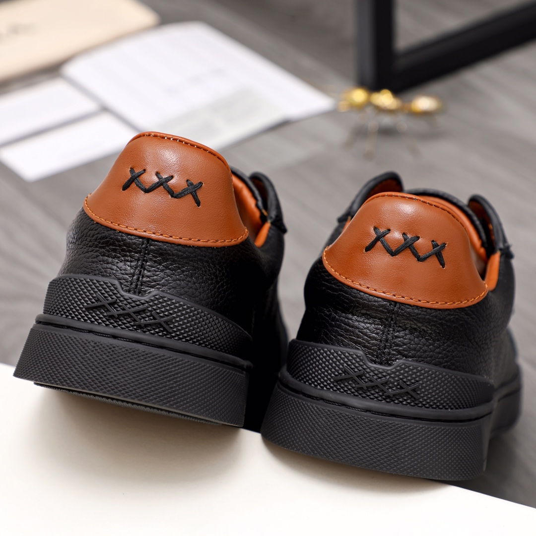 P280Marca: Mocasines Ermenegildo Zegna "Ermenegildo Zegna "Marca: Talla: 38-44Material: Parte superi