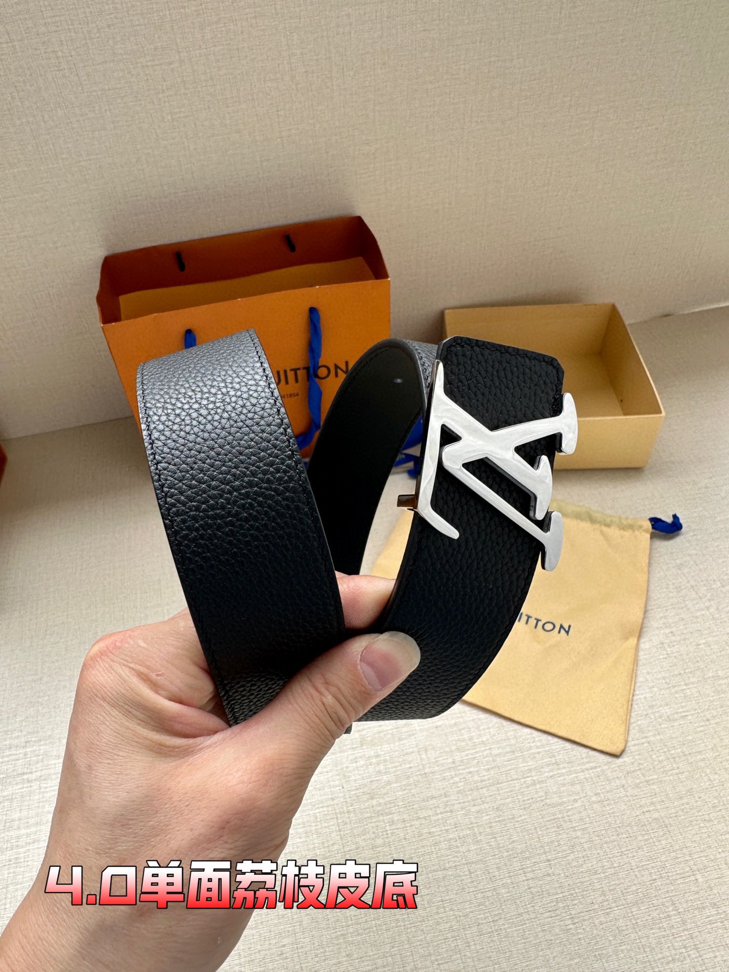 本款DamierLV40毫米双面腰带