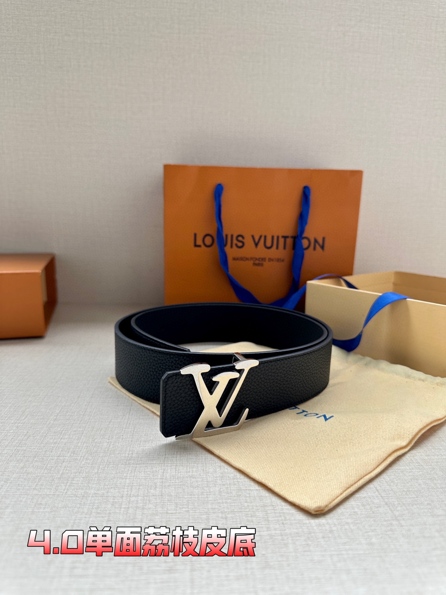 本款DamierLV40毫米双面腰带