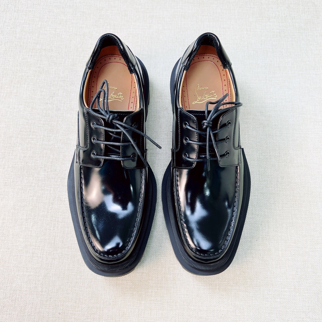 NO:697778,[CL^] Original quality - high-end boutique - has always been synonymous with magnificence and elegance, ranking at the top in the fashion palace. -Material - original imported cowhide, with original fastener design - imported cowhide for lining feet -Original private model customized outsole -Size 39-44 (38, 45, 46 customized are not returnable) -,,cowhide19860909【CL^】原单品质  -高端精品 -一直是华丽与高雅的代名词,在时尚殿堂,雄踞顶端. -材质-原版进口牛皮,搭配原版扣件设计 -内里垫脚进口牛皮 -原版私模定制大底 -Size 39-44（38,45,46订制不退换） -,,cowhide,Men's shoes