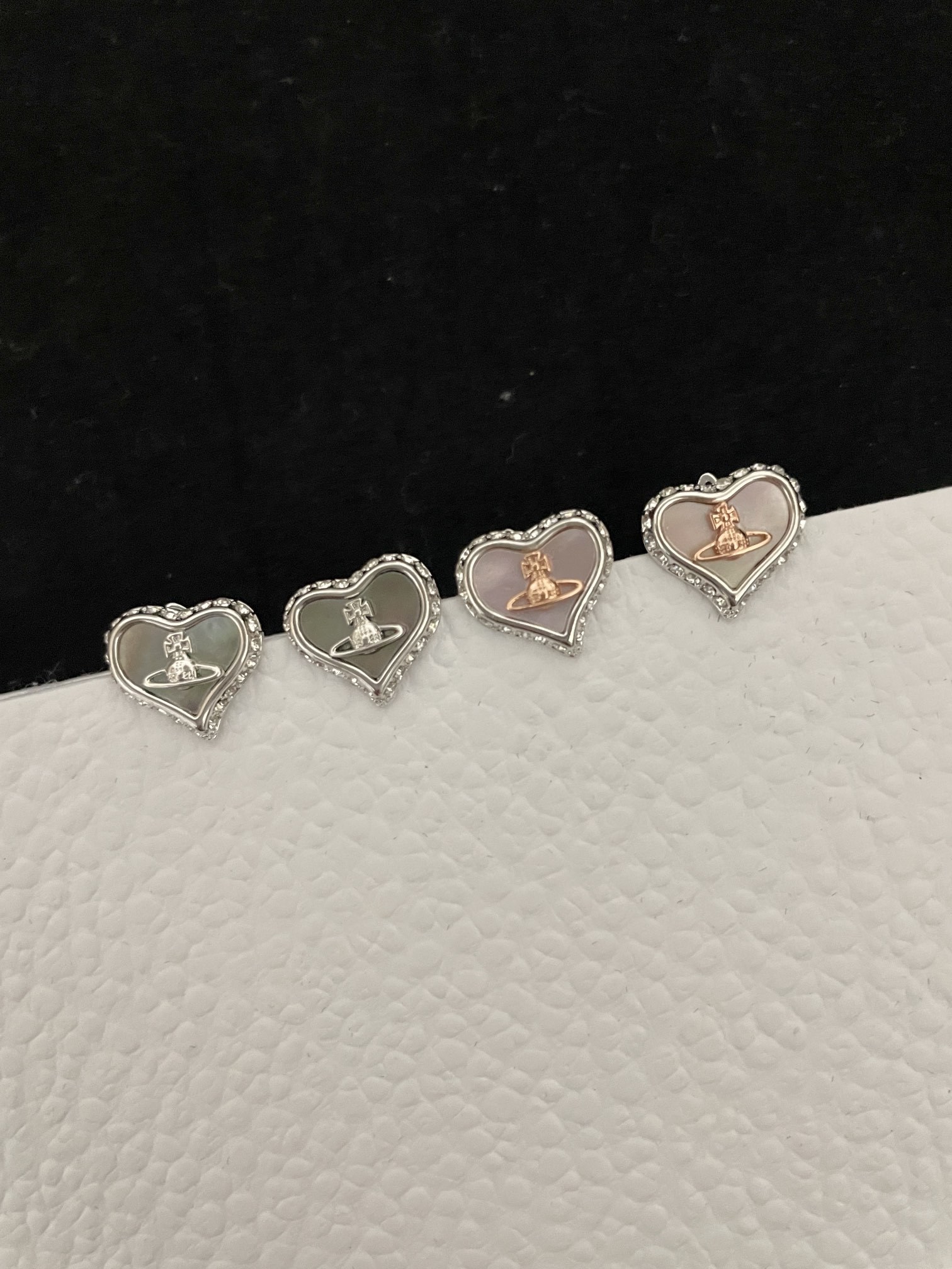 高品质 细节如图 灰银【vivi爱心耳钉】宝宝,什么是快乐星球,来,这就是快乐星球!绝美爱心土星耳钉