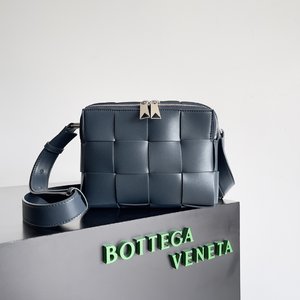 Top Quality Bottega Veneta BV Cassette Camera Bags Men Calfskin Cowhide Fall/Winter Collection