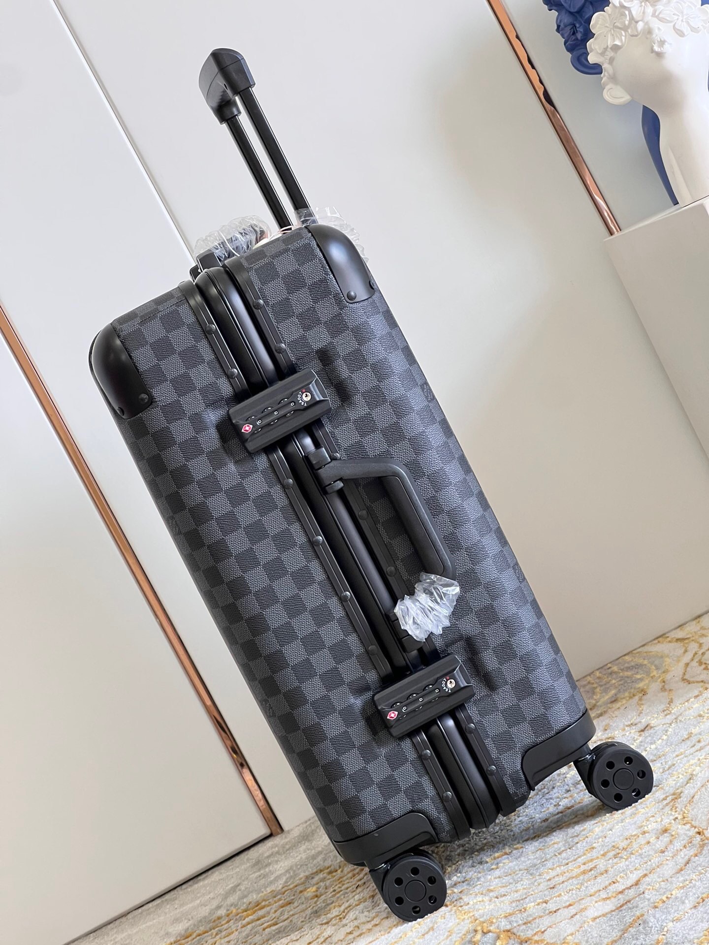Louis Vuitton Horizon Damier Graphite Standard travel