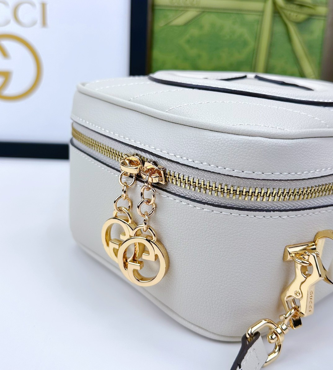 Gucci Blondie手提包 - 浅緑色のエレガントなデザイン