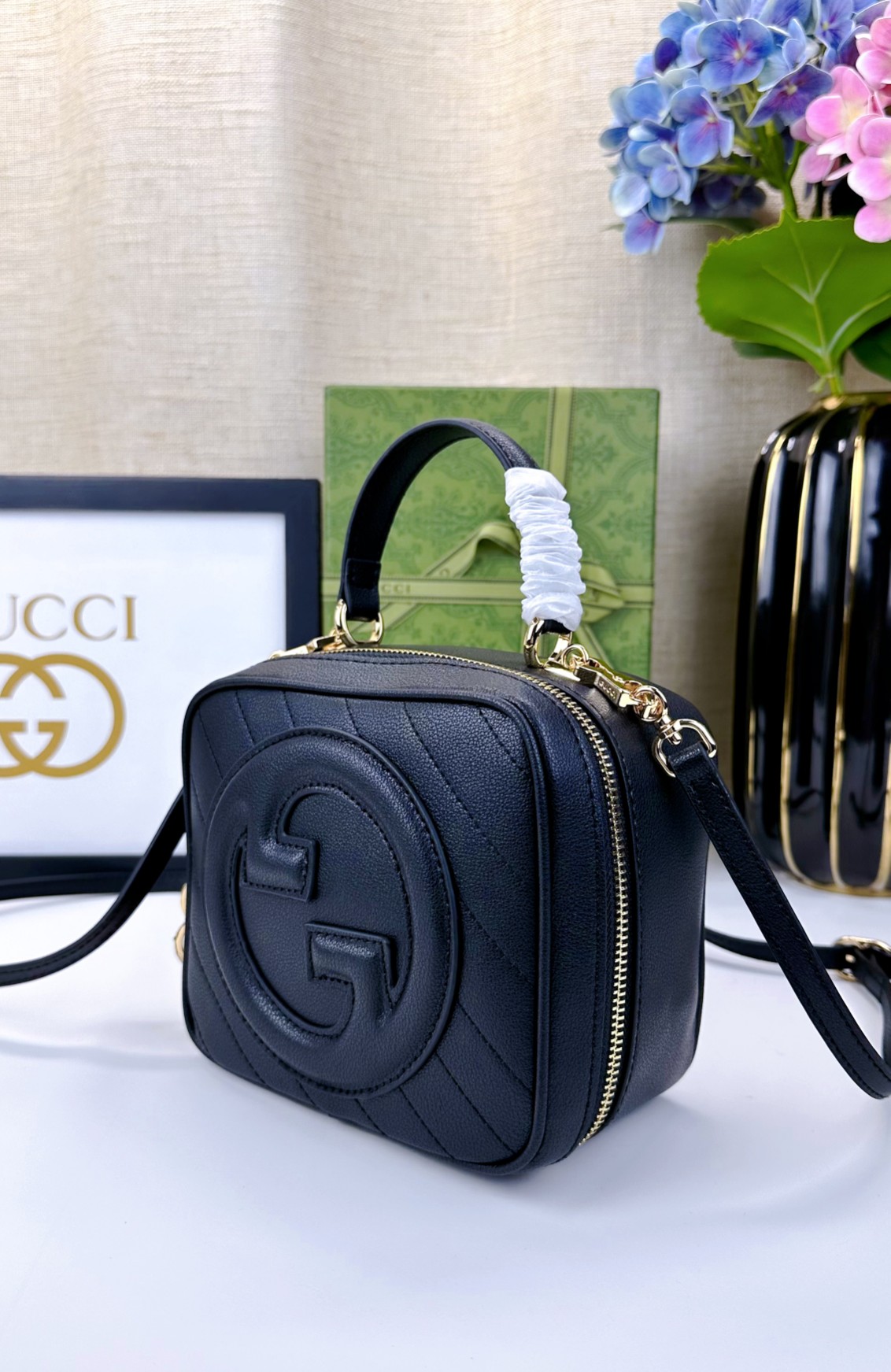 Gucci Blondie手提包 - 精致な皮革と双Gデザイン