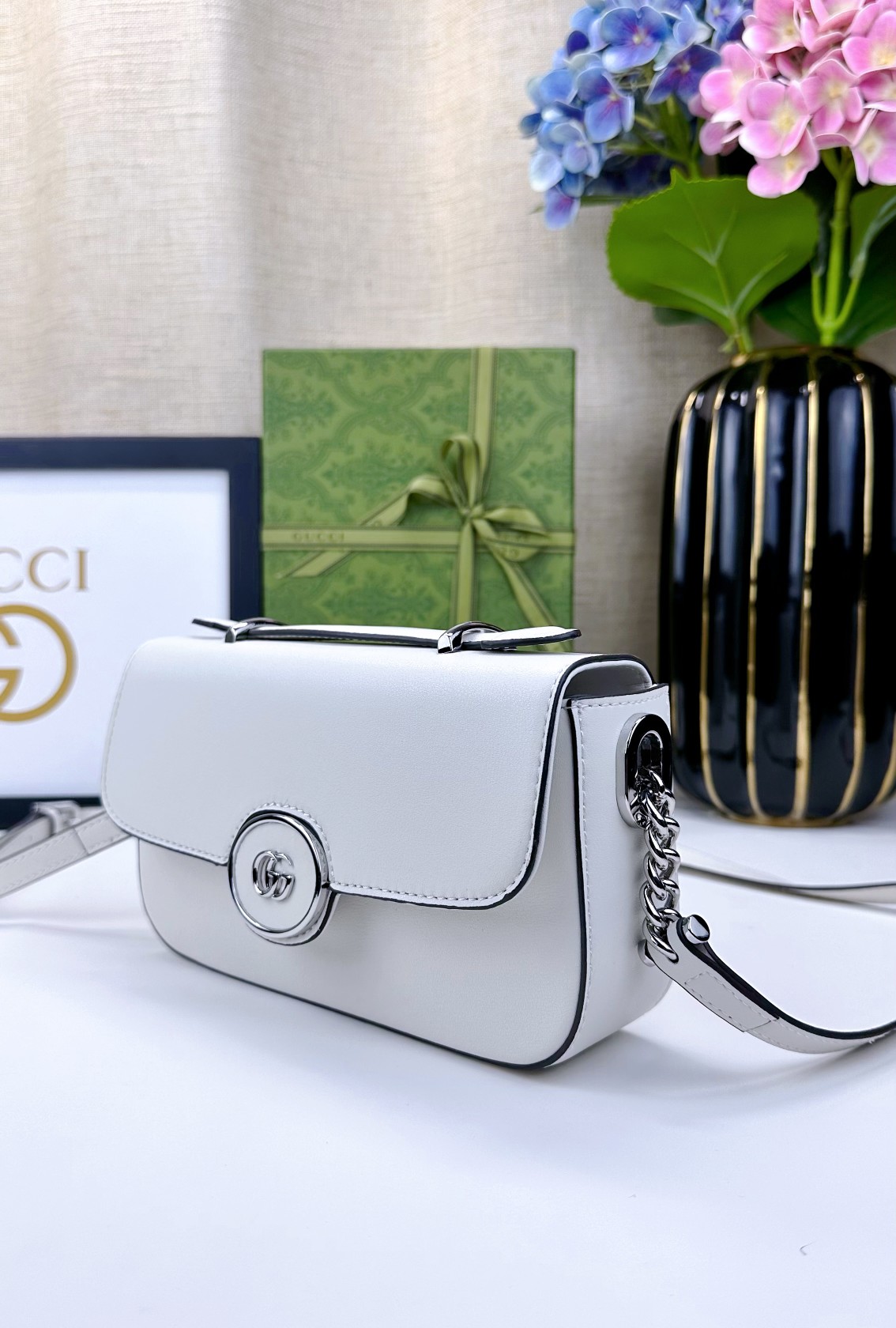 GUCCI Petite GGシリーズ迷你肩背包 - クラシックな白色と調節可能な肩 strap