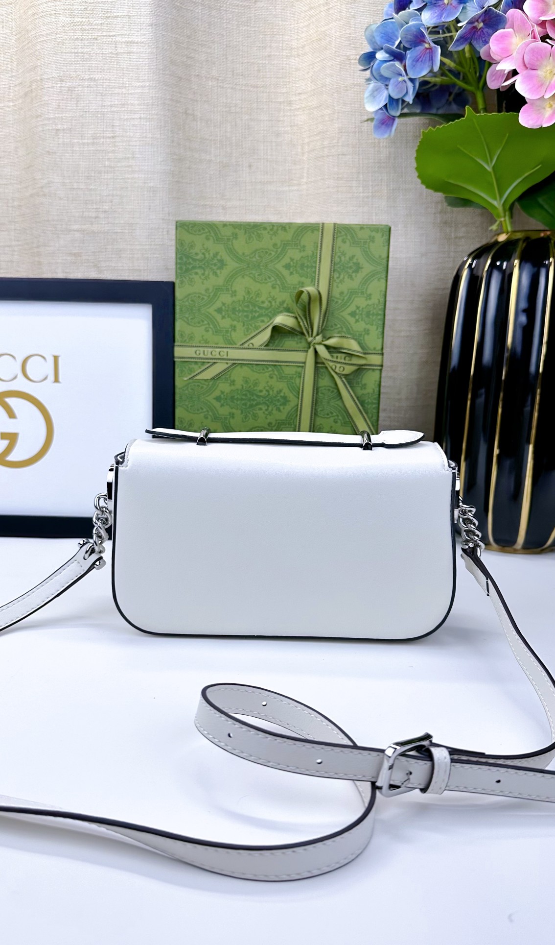 GUCCI Petite GGシリーズ迷你肩背包 - クラシックな白色と調節可能な肩 strap