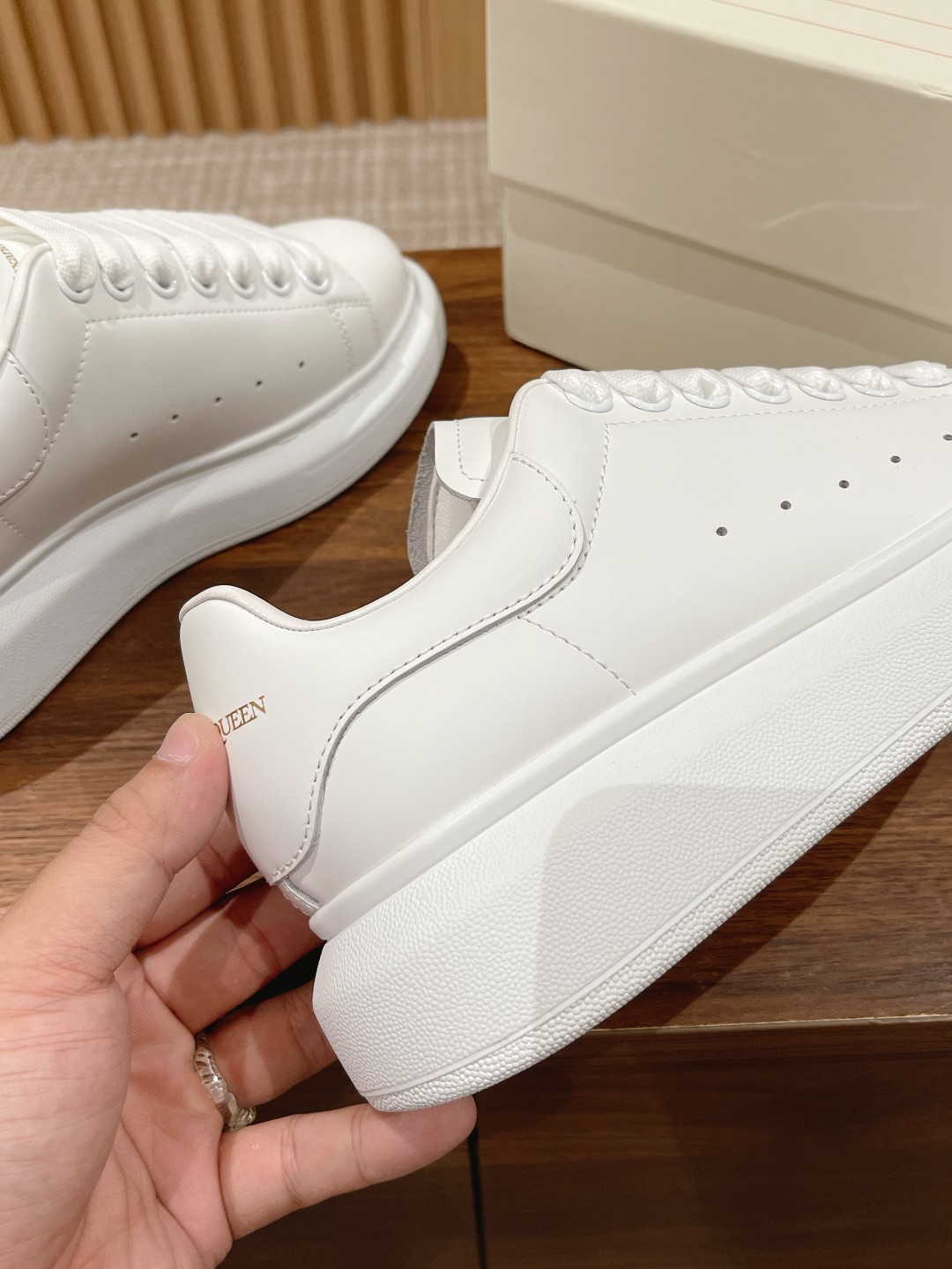 Alexander McQueen Women's Leather Platform Sneakers - Classic White Shoes 8 a1686567134391 0212