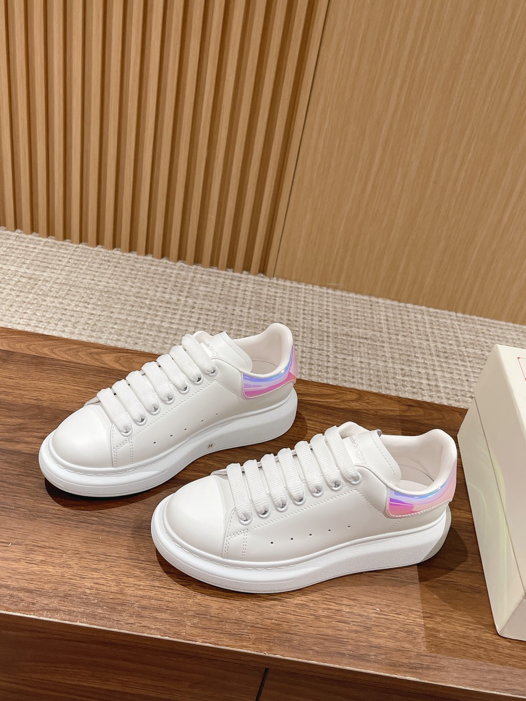 Alexander McQueen White Leather Platform Sneakers - Classic Style 3 a1686567466762 0632