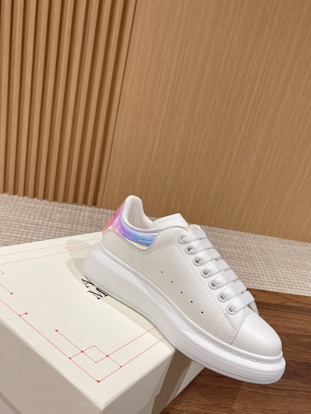 Alexander McQueen White Leather Platform Sneakers - Classic Style 4 a1686567466846 7624