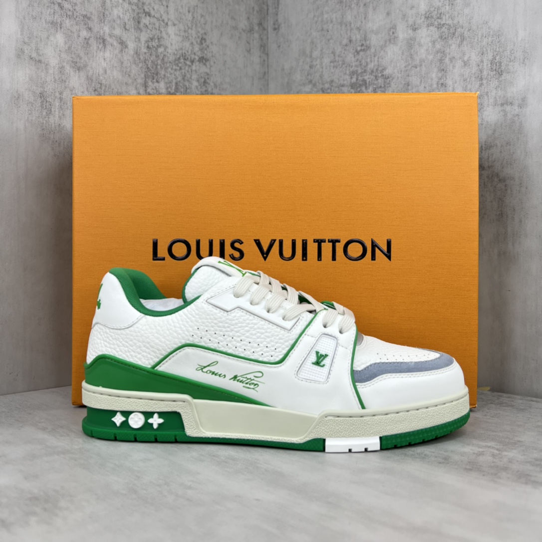 Louis Vuitton 新款上架 2023 Louis*Vuitto* LV Trainer 最新款 大底和面料私模 绝对下血本费心思的一款鞋子 自Vifgil到来之后而设计的这一系列 每一季度都深受众多粉丝的青睐 TPU 大底 包装