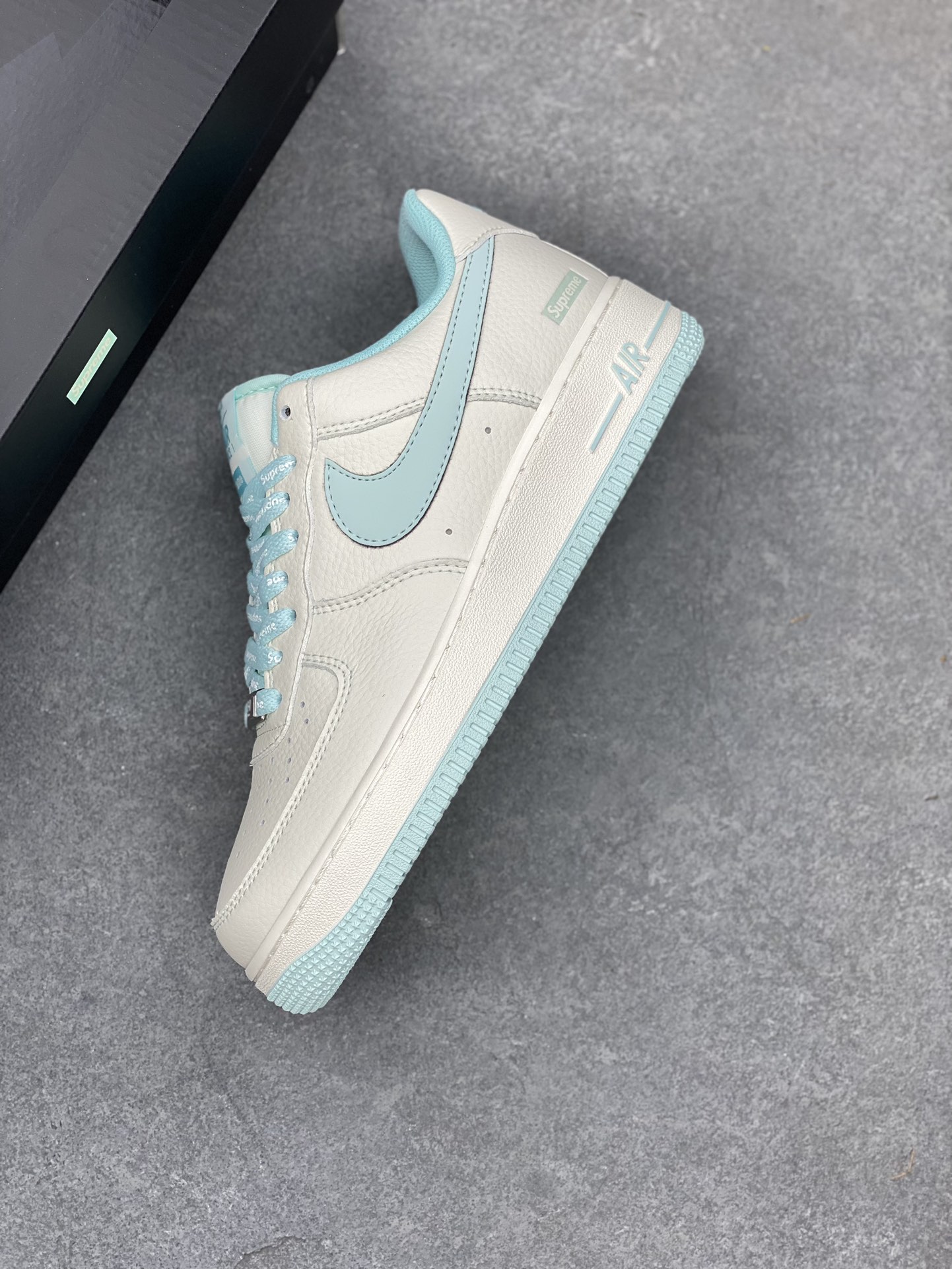 Nike Air Force 1 '07 Low Ice Blue Supreme Collab Sneakers 8 i1686509331 4169 6