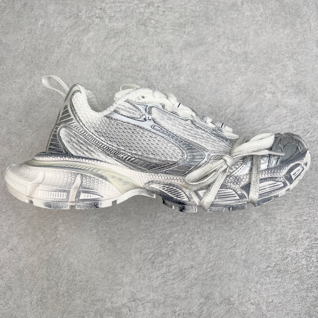 图片[4]-＃TG福利特价 BALENCIAGA 3XL Sneakers 巴黎世家十代网布系带低帮走秀复古老爹鞋 配套套现全码福利开炸 长期补货价格一步到位 市场中端王者 欢迎对比 实力大厂成熟流水线出品 品控完美 免检产品 新配色陆续开发 全套原纸板楦头开发 完美版型 鞋头边缘和后帮徽标 鞋面和后跟凸印尺码 鞋舌 3XL 橡胶品牌标识和反光细节 鞋帮拉袢和鞋舌拉祥 配反光细节 备用鞋带在鞋履前侧 可在穿着前取下 便于不同造型搭配 注意运费超重 偏大一码 尺码：35 36 37 38 39 40 41 42 43 44 45 46-选品中心