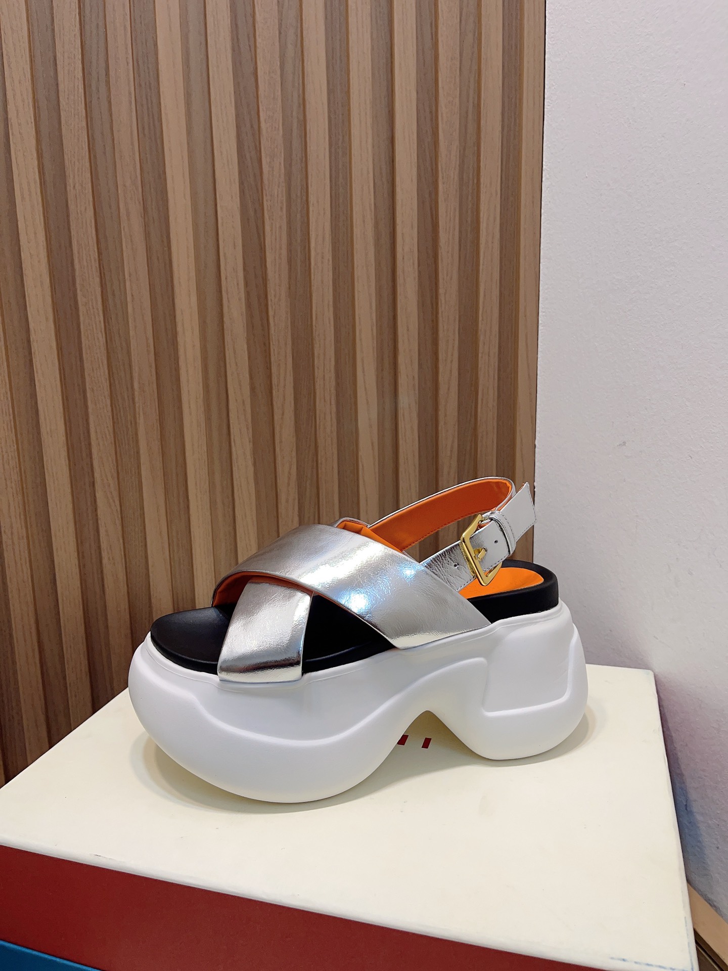 Manrimani 2023 Sandals: Stylish Cross-Band Design with Quality Materials - 图片 8