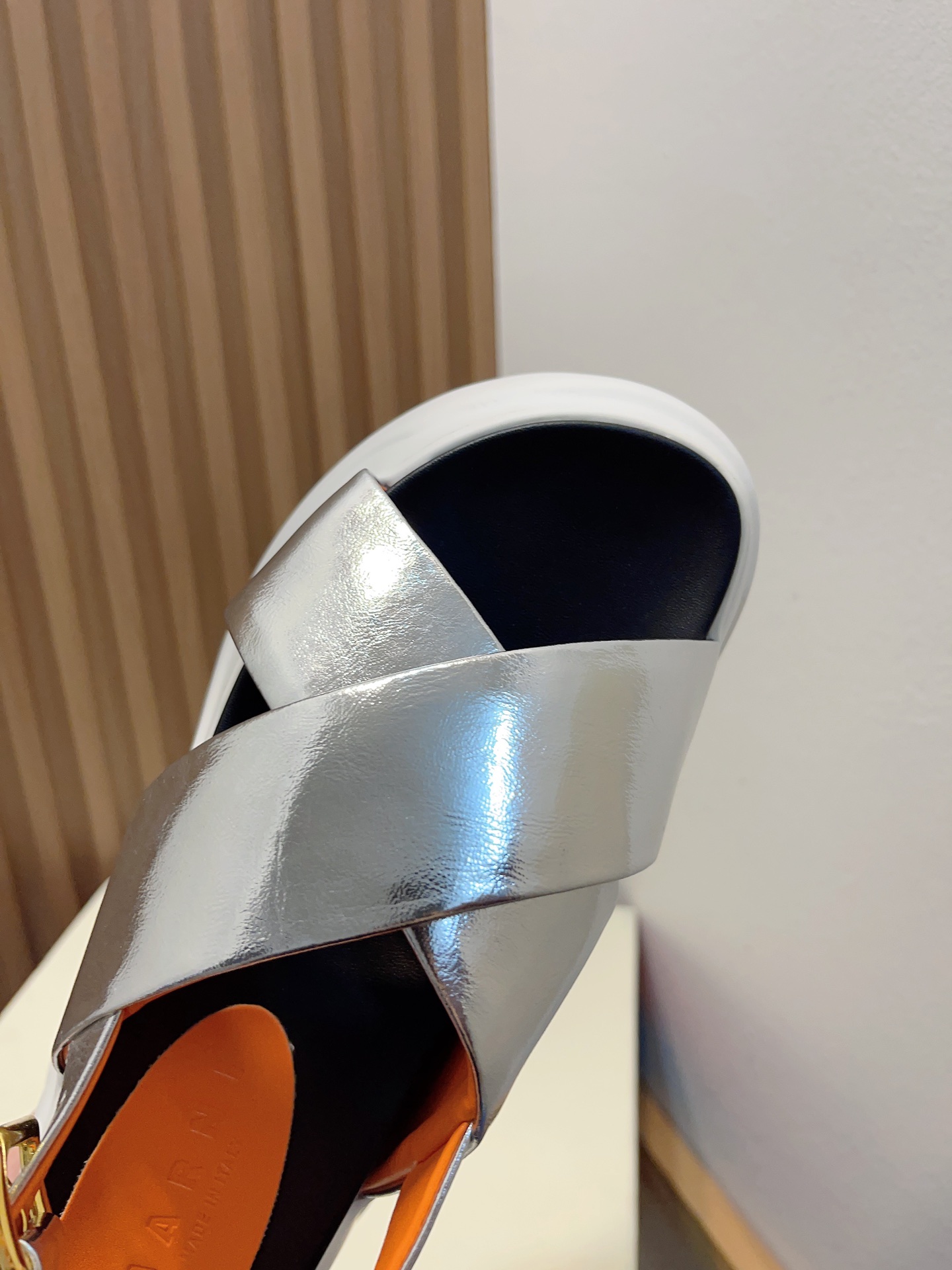 Manrimani 2023 Sandals: Stylish Cross-Band Design with Quality Materials - 图片 6