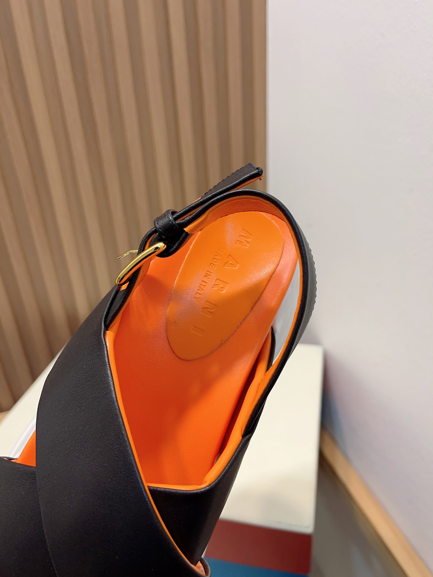Manrimani 2023 Sandals: Stylish Cross-Band Design with Quality Materials - 图片 7