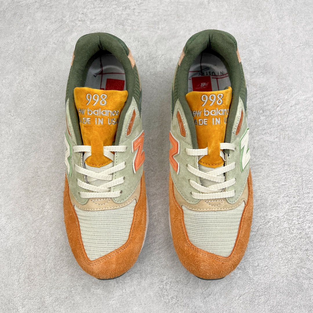 图片[2]-＃K版纯原 Ronnie Fieg x New Balance NB998 \\\”Broadacre City\\\” 复古低帮跑步鞋 U998KH1 白黄绿 KITH与Frank Lloyd Wright Foundation （弗兰克-劳埃德-赖特基金会）合作，打造了全新New Balance 998 – Broadacre City, 其灵感来自于著名建筑师Wright 对未来城市概念的建筑草图和模型。弗兰克_劳埃德-赖特基金会以这位有远见的建筑师名字命名，旨在通过与自然、艺术和彼此之间的联系，激发人们对建筑的发现和欣赏。Frank于上世纪30年代提出“广亩城”的概念，在他看来“广亩城”已经不是城市，而是一种新的生活方式，每家每户都有几亩地用来自给自足，然后通过汽车等交通工具来完成日常运转，这种新的城市概念会着力于解决社会资源的不平等，构筑出一个社会资源平衡的理想乌托邦。受此前瞻性的概念启发，Ronnie Fieg 以鲜明的撞色对应城市模型，打造全新New Balance 998鞋型，糅合多元艺术设计理念，将广亩城重现经典之作之上。鞋身以质感麂皮拼接加持，采用了经典的网状鞋面，为鞋款增加了不同的质感，麂皮部分采用撞色设计，米白、暖杏和橄榄绿等复古色调叠加呈现，这些颜色都来自于Frank的末来城市概念“广亩城”的建筑草图和模型，以此致敬传奇大师。 尺码：36 37 37.5 38 38.5 39.5 40 40.5 41.5 42 42.5 43 44 44.5 45-选品中心