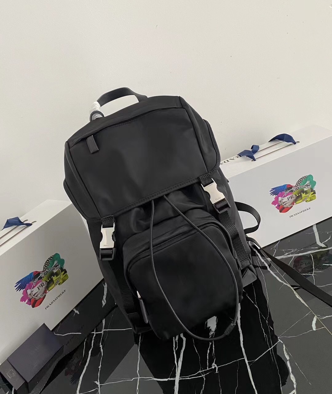 プラダ メンズ バックパック クラシックデザイン ナイロン製