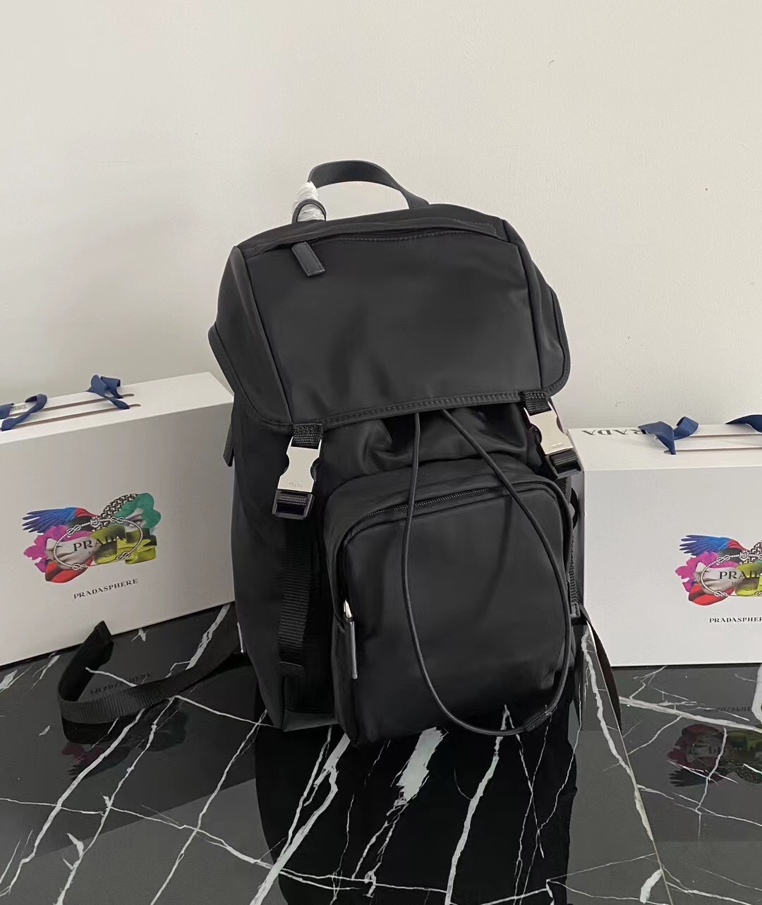プラダ メンズ バックパック クラシックデザイン ナイロン製