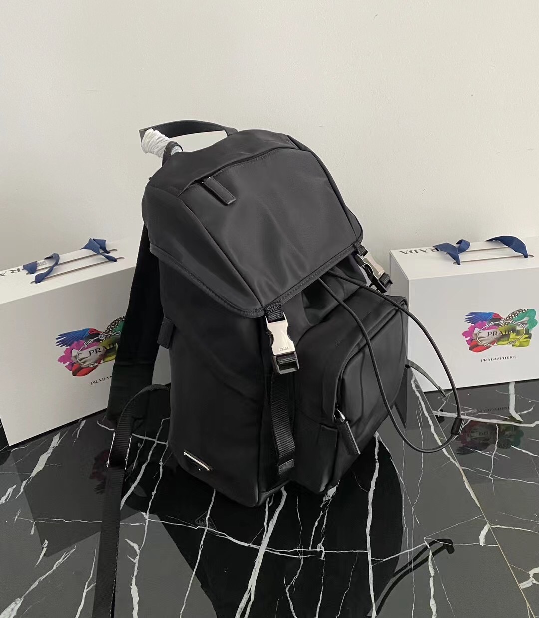 プラダ メンズ バックパック クラシックデザイン ナイロン製