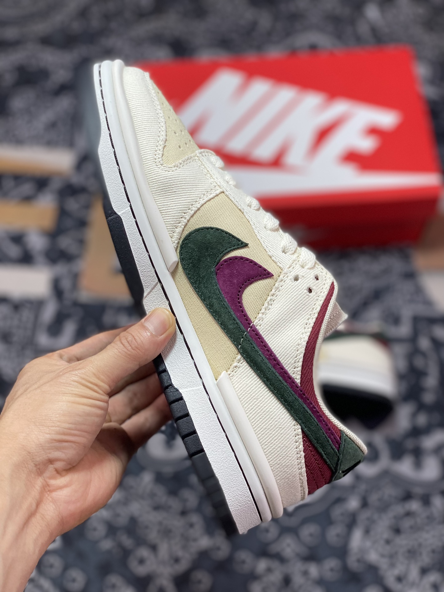 300 Nike SB Dunk Low Twist”Denim/Milk/Green”扣篮加强版系列低帮板鞋“磨破牛仔布米黄酒红绿双钩”DZ2794-366