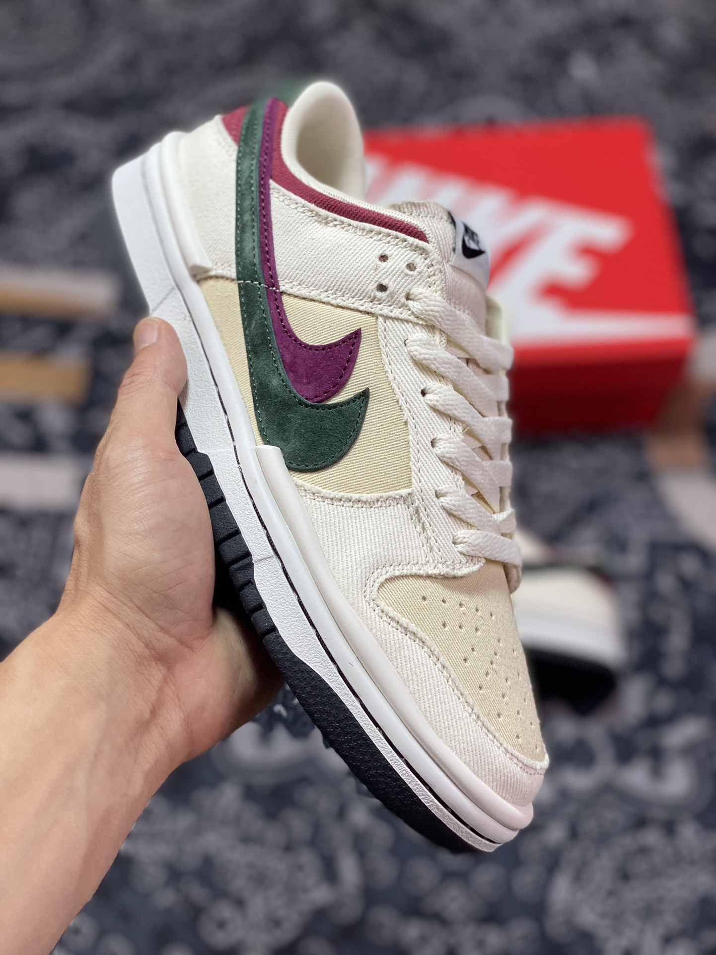300 Nike SB Dunk Low Twist”Denim/Milk/Green”扣篮加强版系列低帮板鞋“磨破牛仔布米黄酒红绿双钩”DZ2794-366