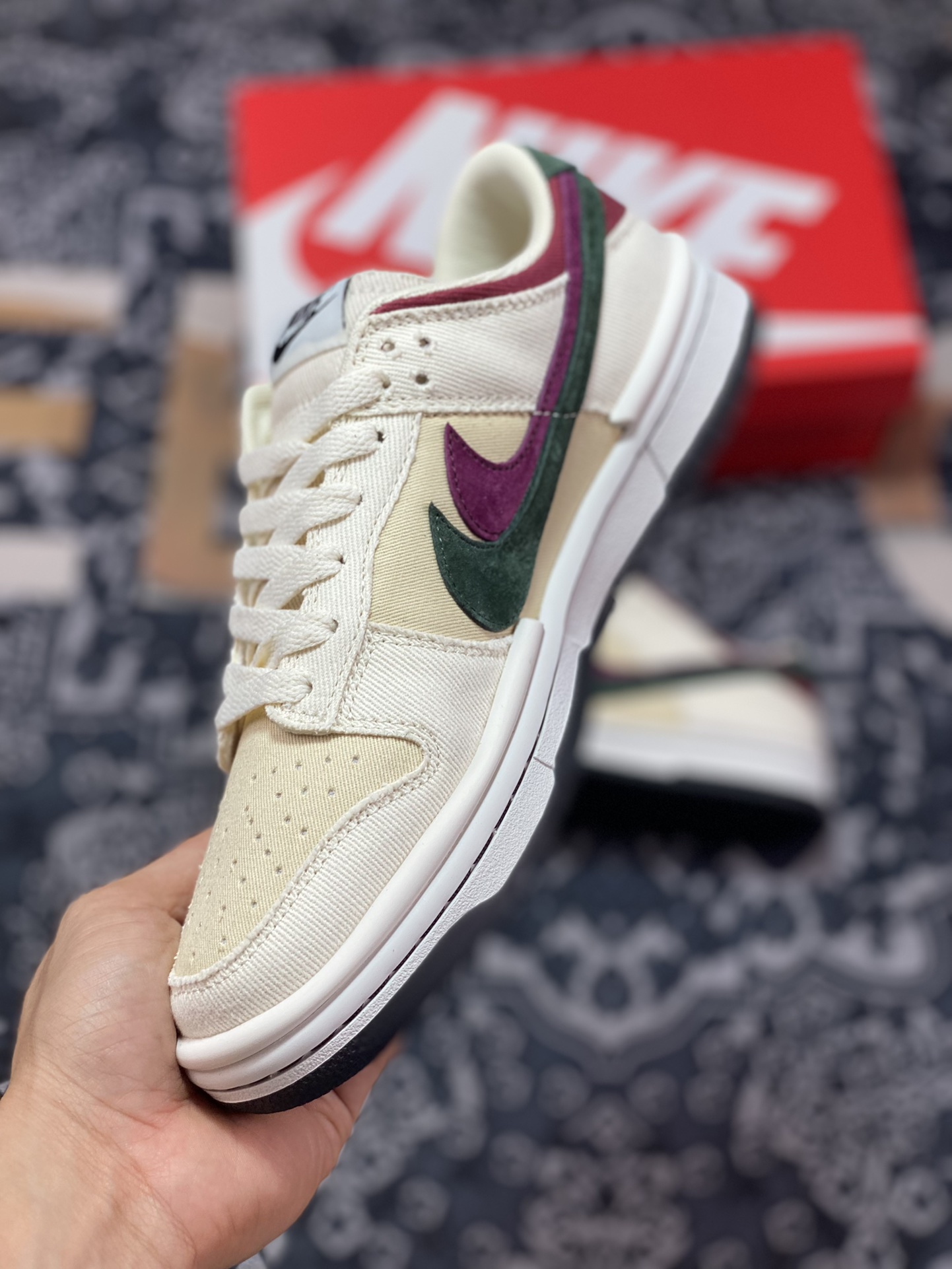 300 Nike SB Dunk Low Twist”Denim/Milk/Green”扣篮加强版系列低帮板鞋“磨破牛仔布米黄酒红绿双钩”DZ2794-366