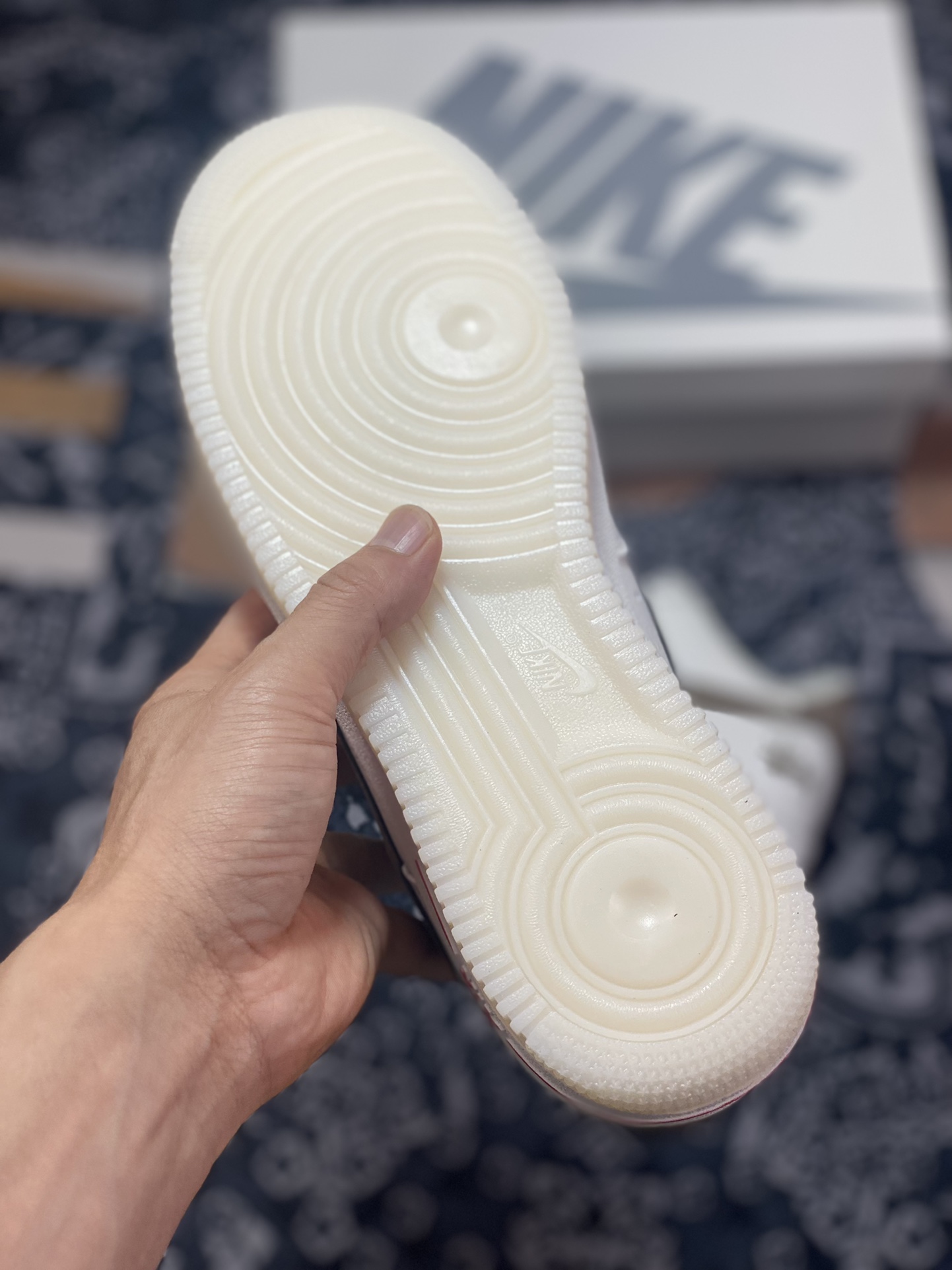 240 原Stussy x Nike Air Force 1′07 Low”Cream/Tarmac”空军一号经典低帮板鞋“奶白浅褐斯图西刺绣小钩”AE1686-996