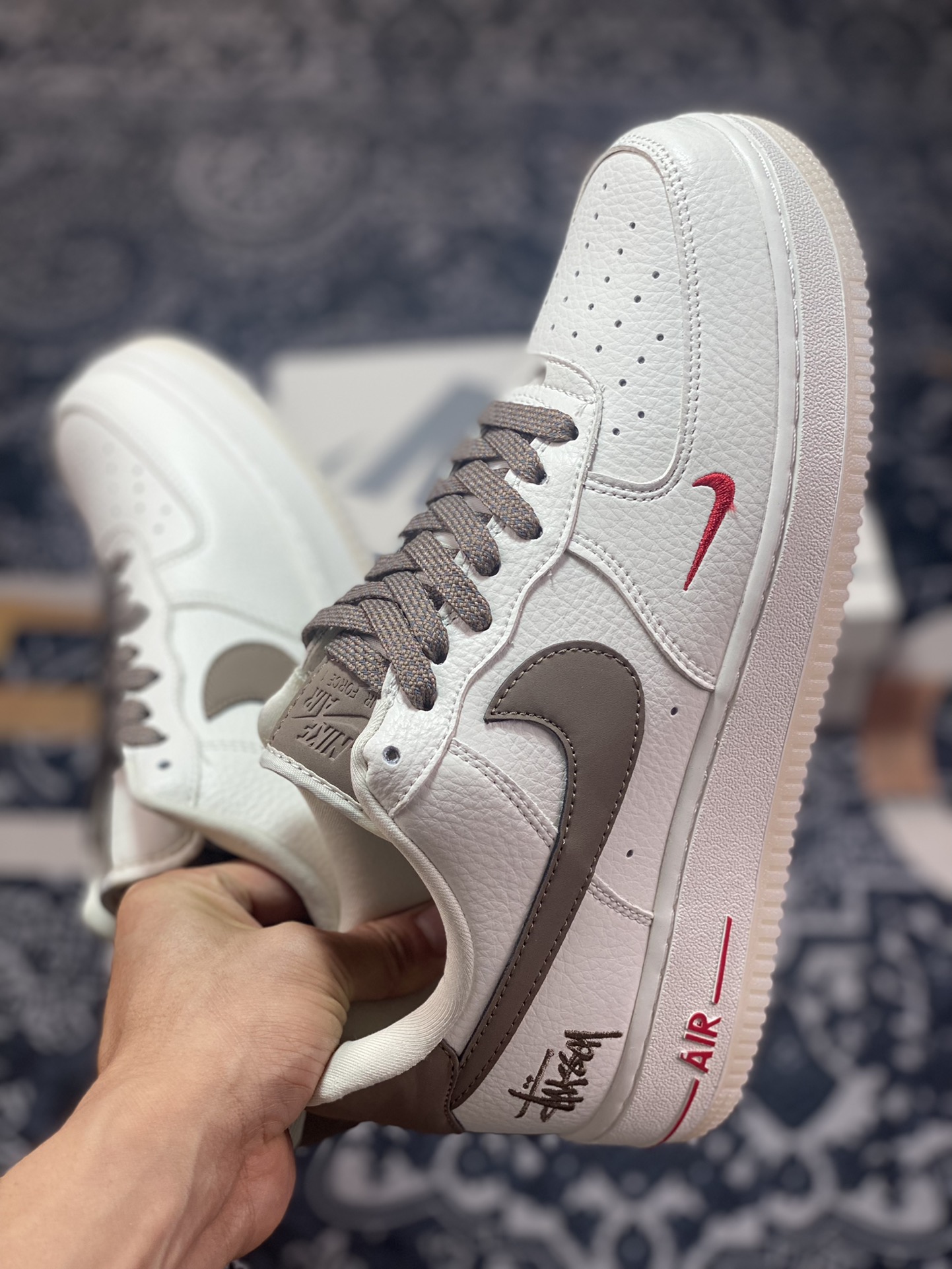 240 原Stussy x Nike Air Force 1′07 Low”Cream/Tarmac”空军一号经典低帮板鞋“奶白浅褐斯图西刺绣小钩”AE1686-996