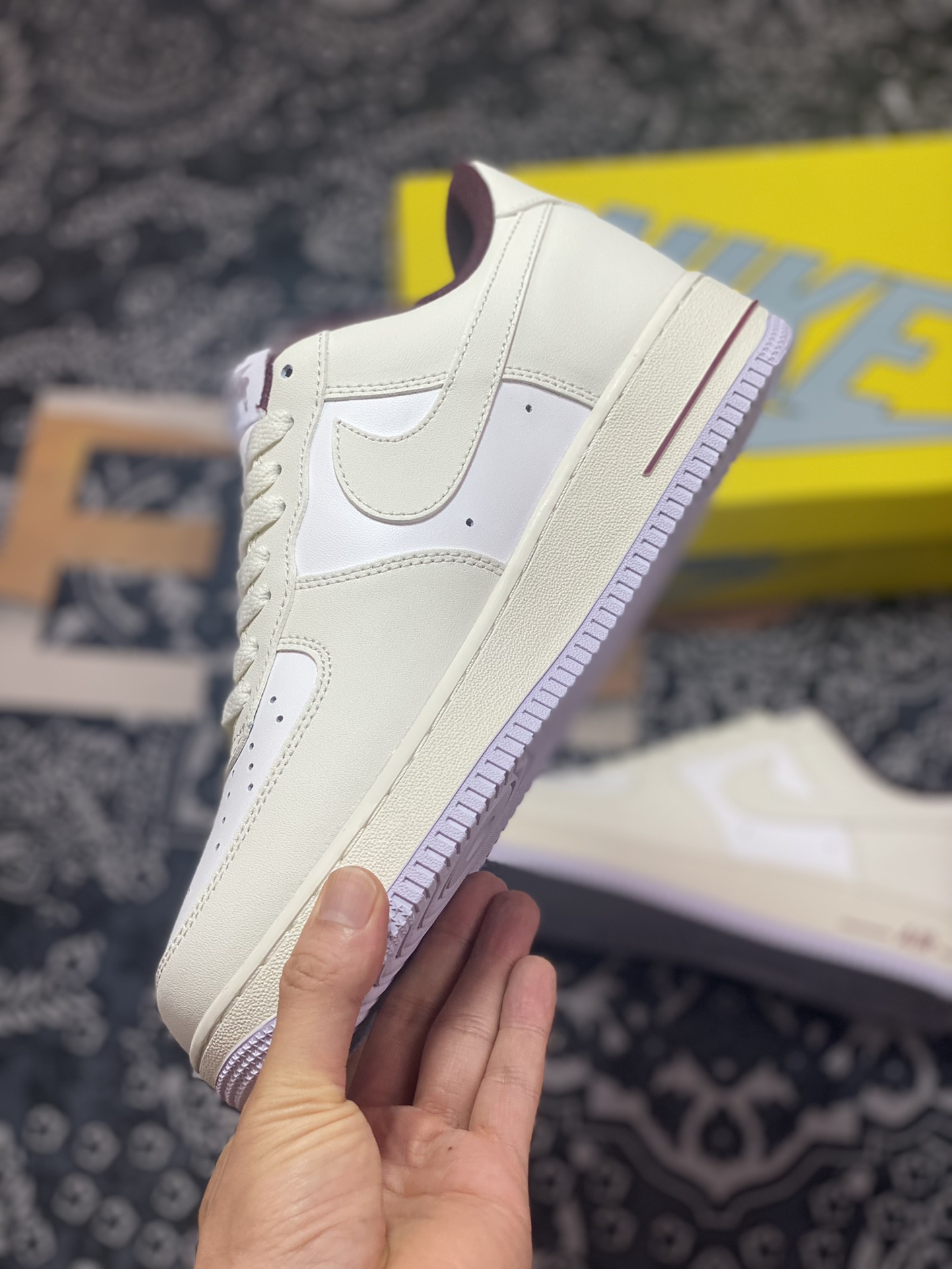 Nike By You Air Force 1'07 Low Retro SP Air Force 1 low-top sneakers ”stitched beige white wine red” XC2351-011