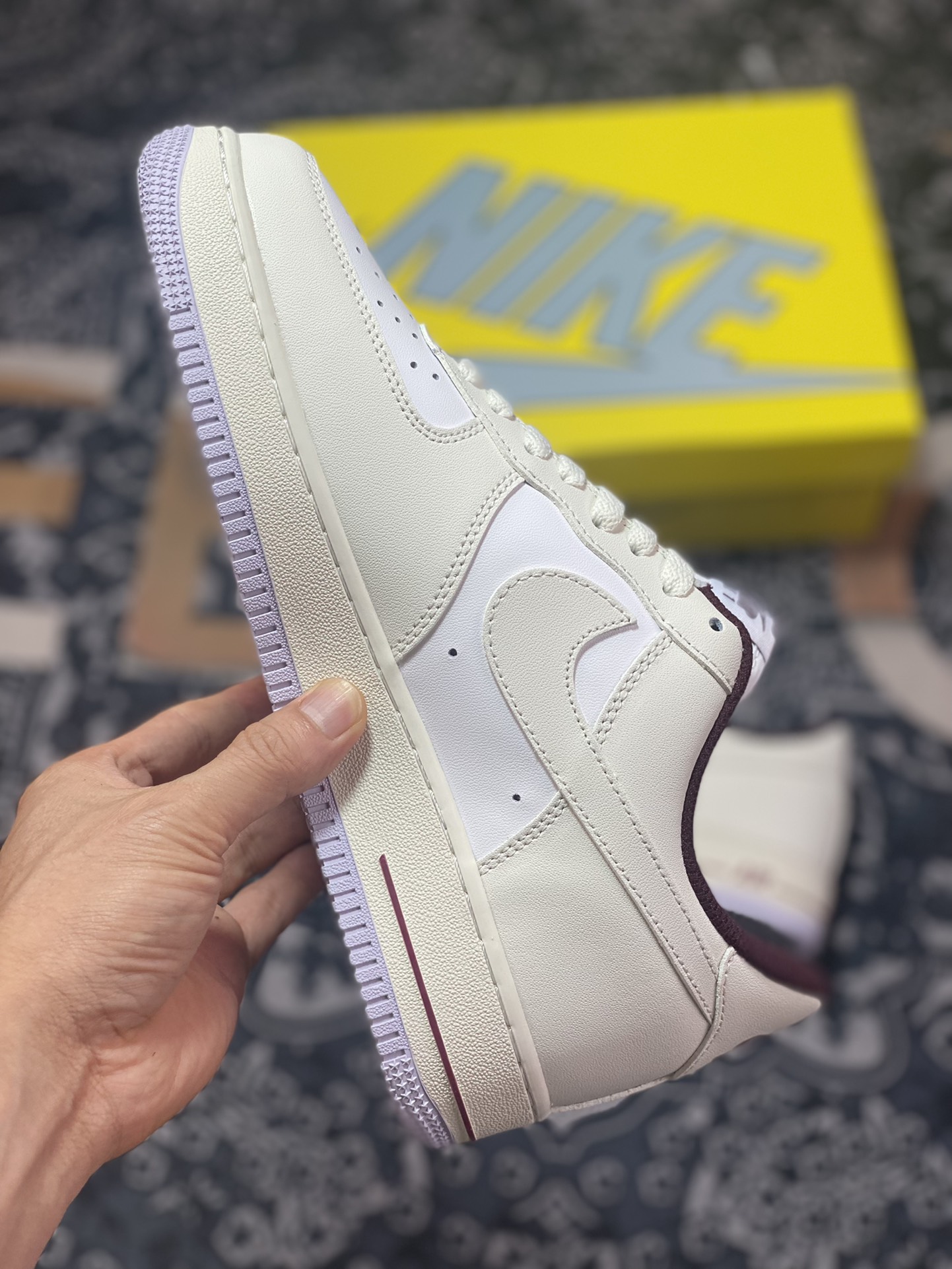 Nike By You Air Force 1'07 Low Retro SP Air Force 1 low-top sneakers ”stitched beige white wine red” XC2351-011