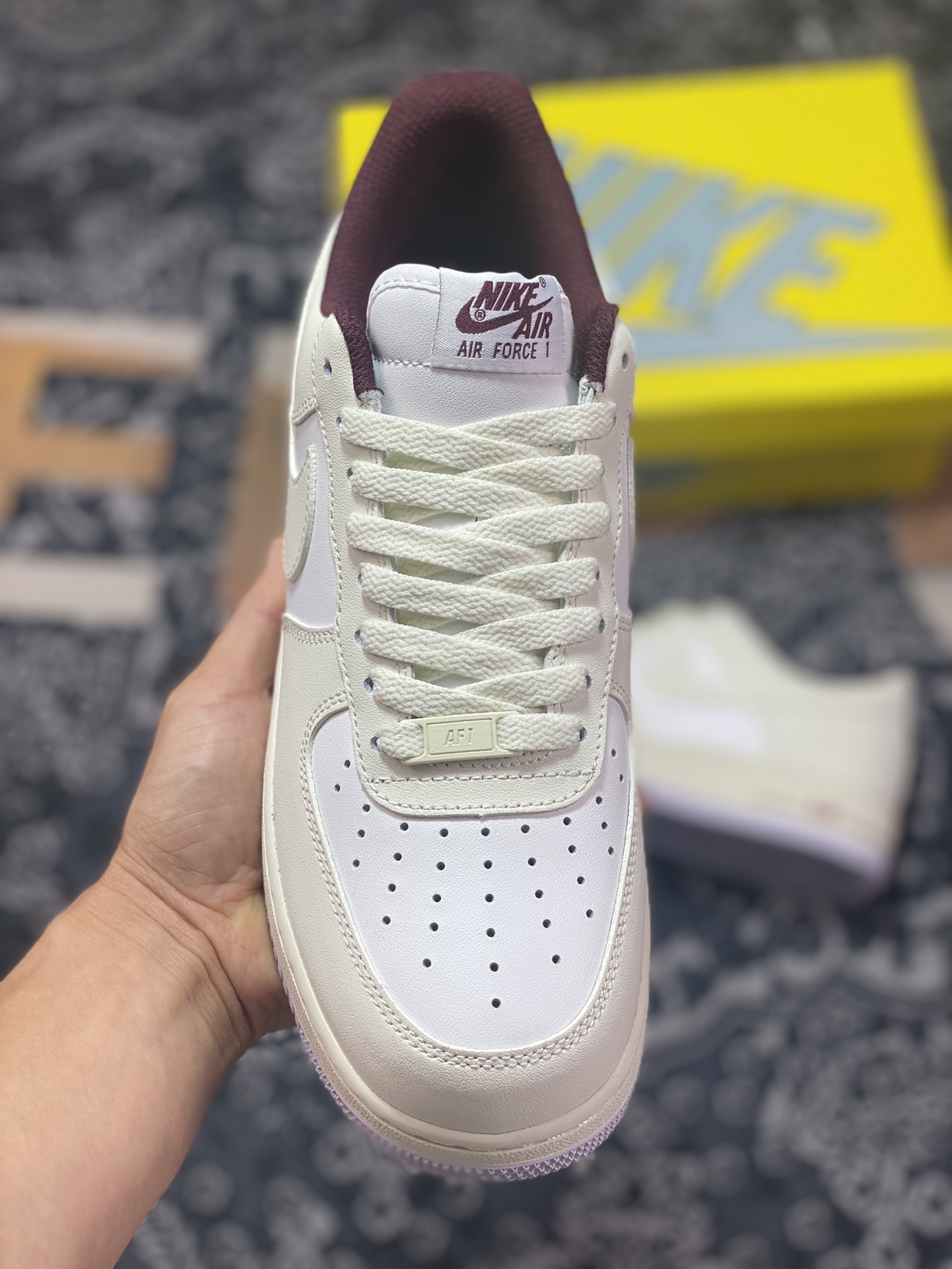 Nike By You Air Force 1'07 Low Retro SP Air Force 1 low-top sneakers ”stitched beige white wine red” XC2351-011