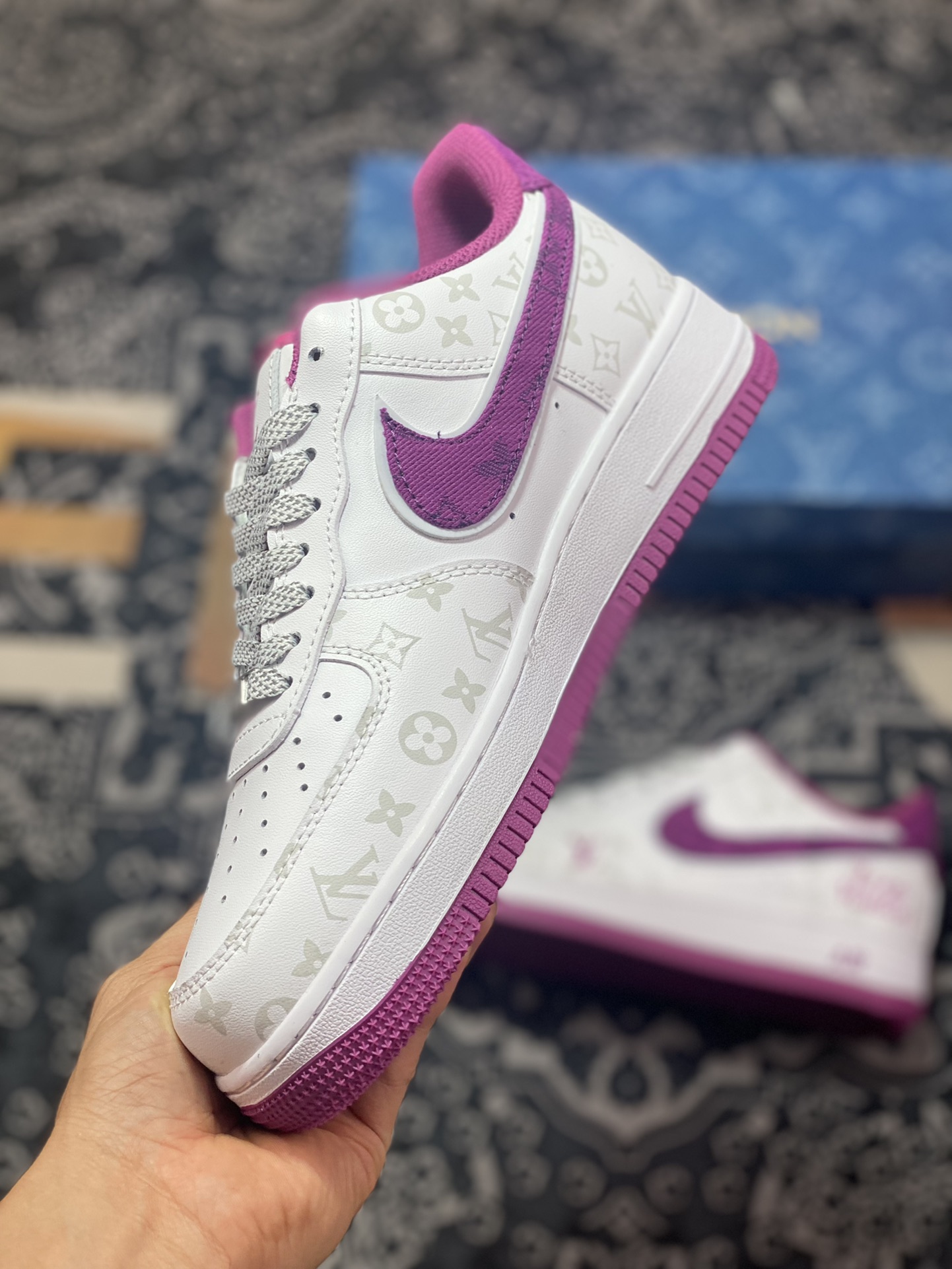 260 Louis Vuitton x Nike Air Force 1 07 LV8”White/Purple Denim/LV Monogram”空军一号板鞋“皮革白紫牛仔LV老花”CV0670-500