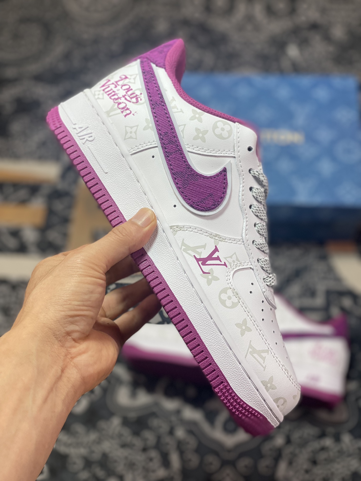 260 Louis Vuitton x Nike Air Force 1 07 LV8”White/Purple Denim/LV Monogram”空军一号板鞋“皮革白紫牛仔LV老花”CV0670-500