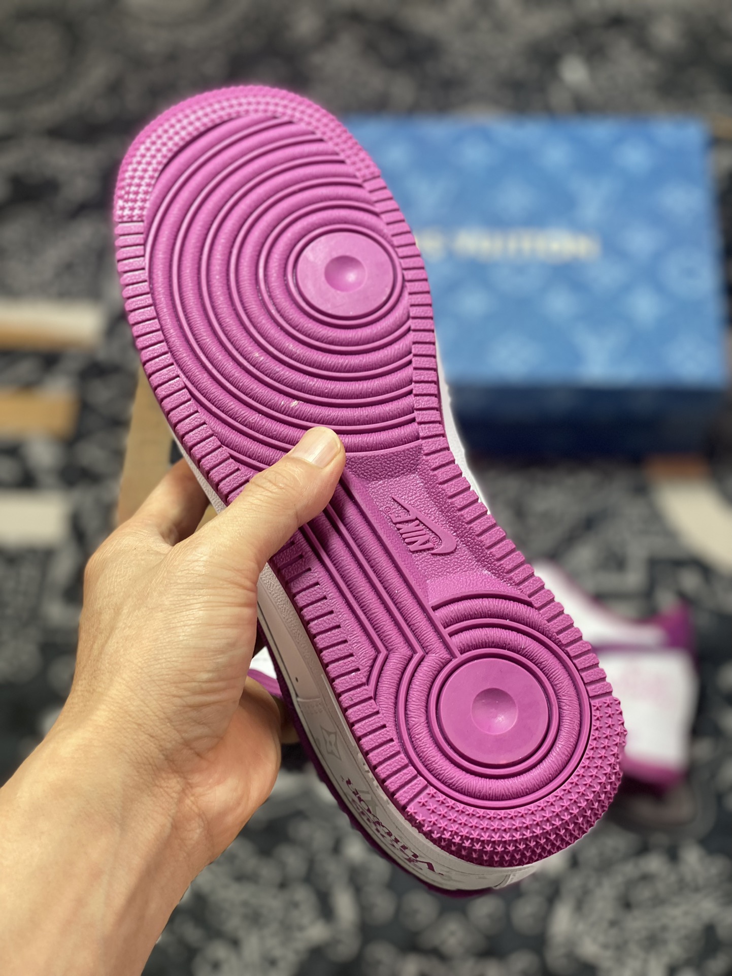 260 Louis Vuitton x Nike Air Force 1 07 LV8”White/Purple Denim/LV Monogram”空军一号板鞋“皮革白紫牛仔LV老花”CV0670-500