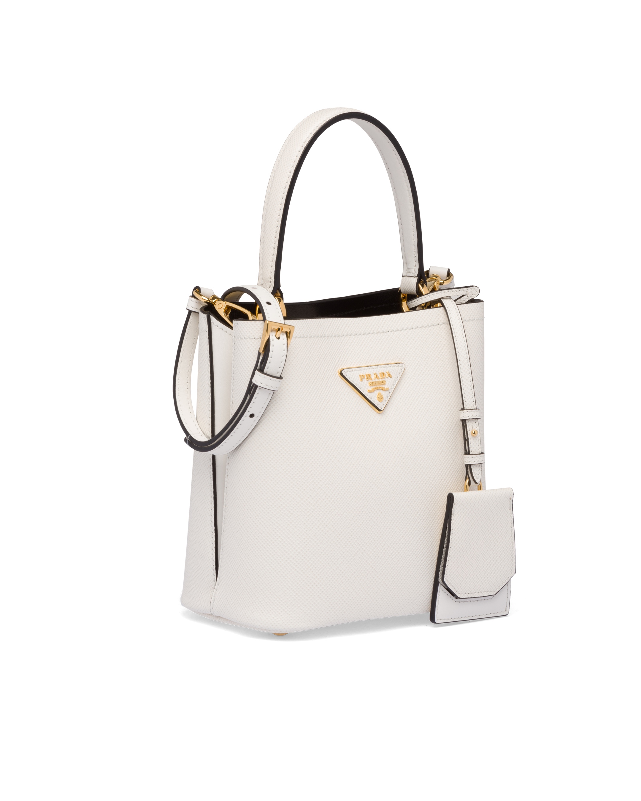 Prada More than 26,000 authentic pictures