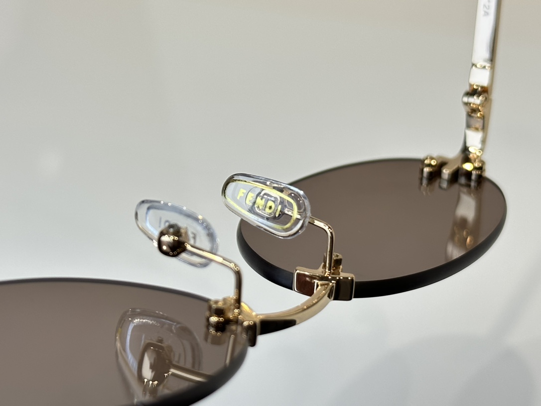 Fendi Sunglasses FE4075US