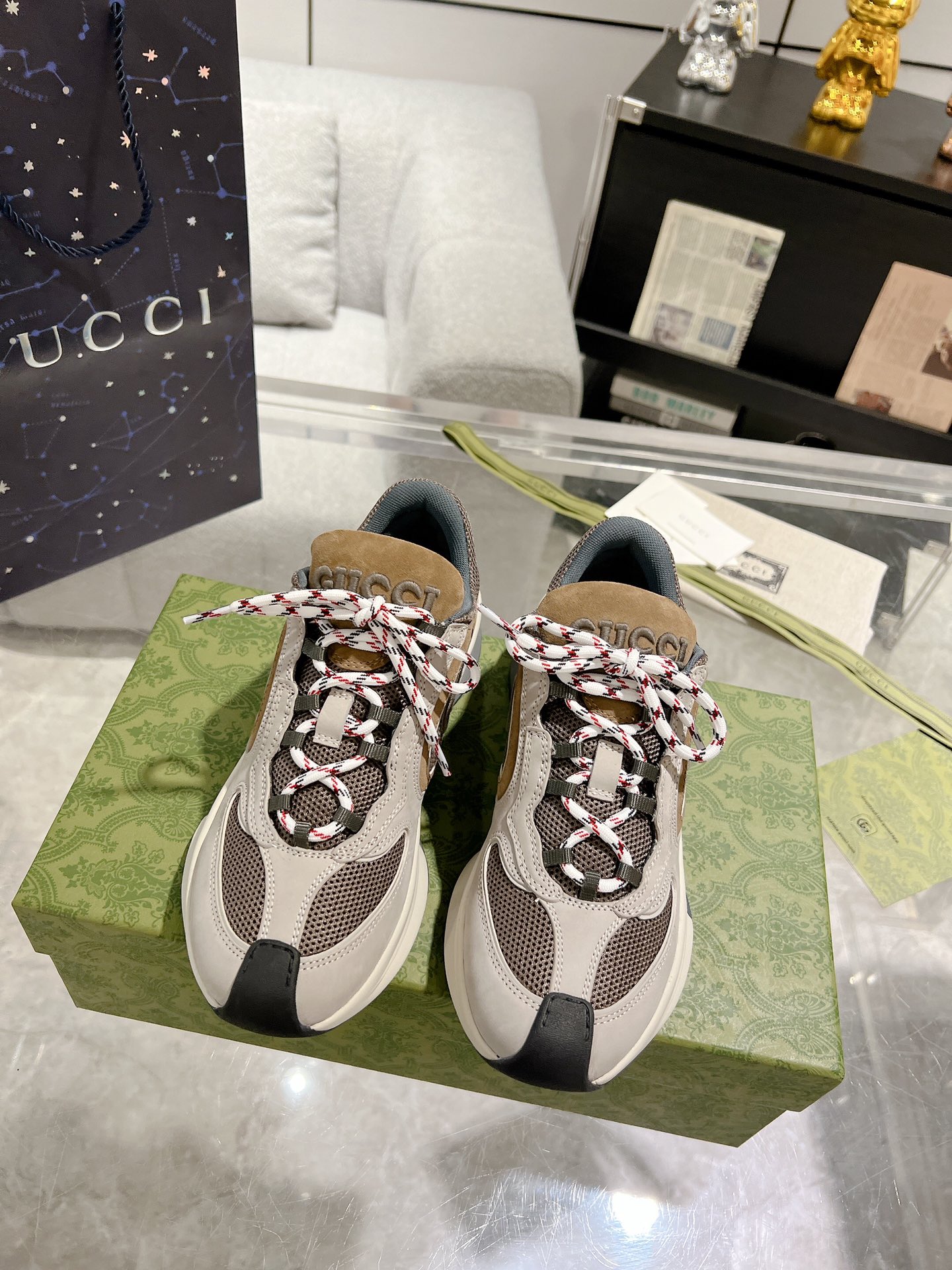 Gucci Flawless
 Shoes Sneakers Unisex Cowhide PU TPU Sweatpants