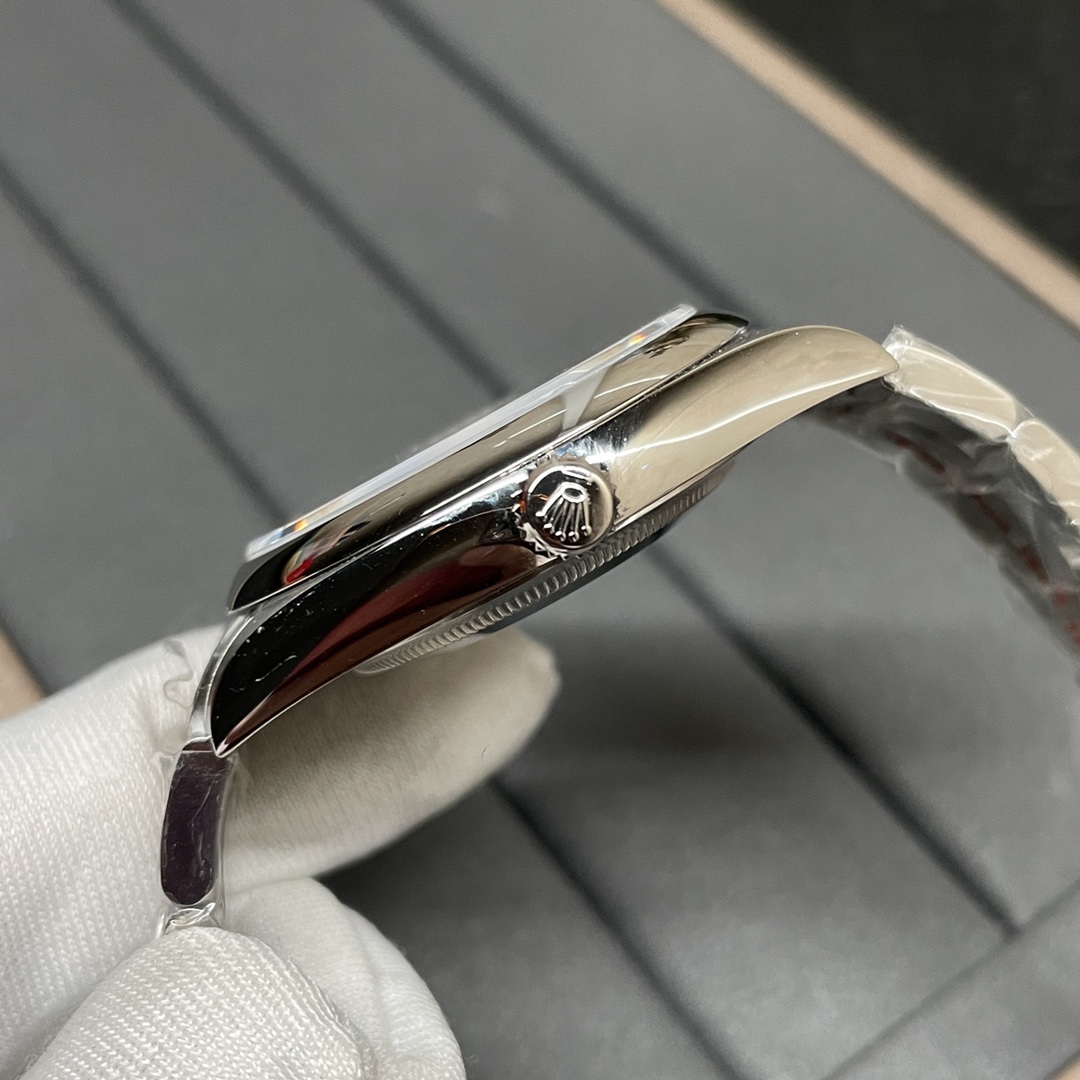 Rolex 黑恒动 蚝式恒动型41系列