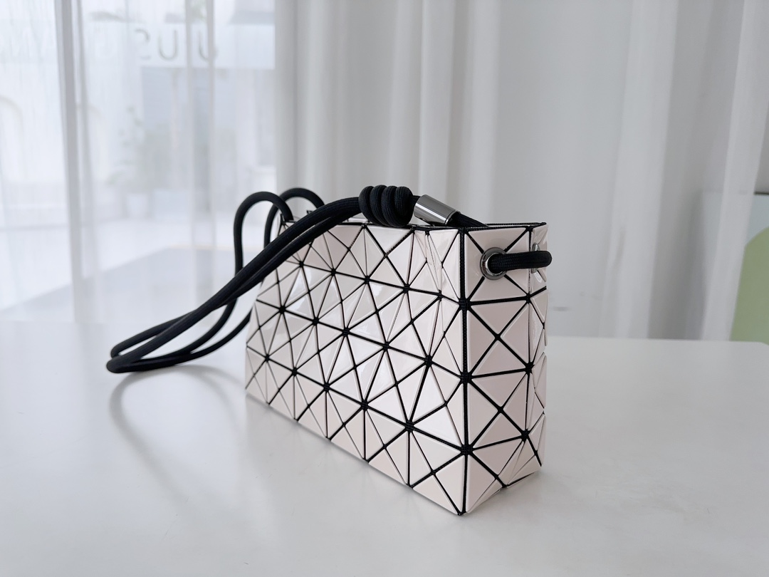 Issey Miyake Loop Series Tofu Bag - Adjustable Crossbody and Shoulder Bag 6 i1686557188 6158 4