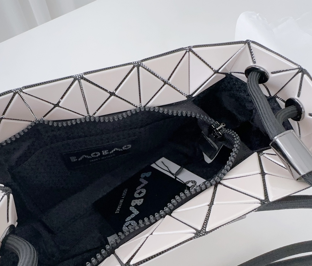Issey Miyake Loop Series Tofu Bag - Adjustable Crossbody and Shoulder Bag 10 i1686557188 8715 8
