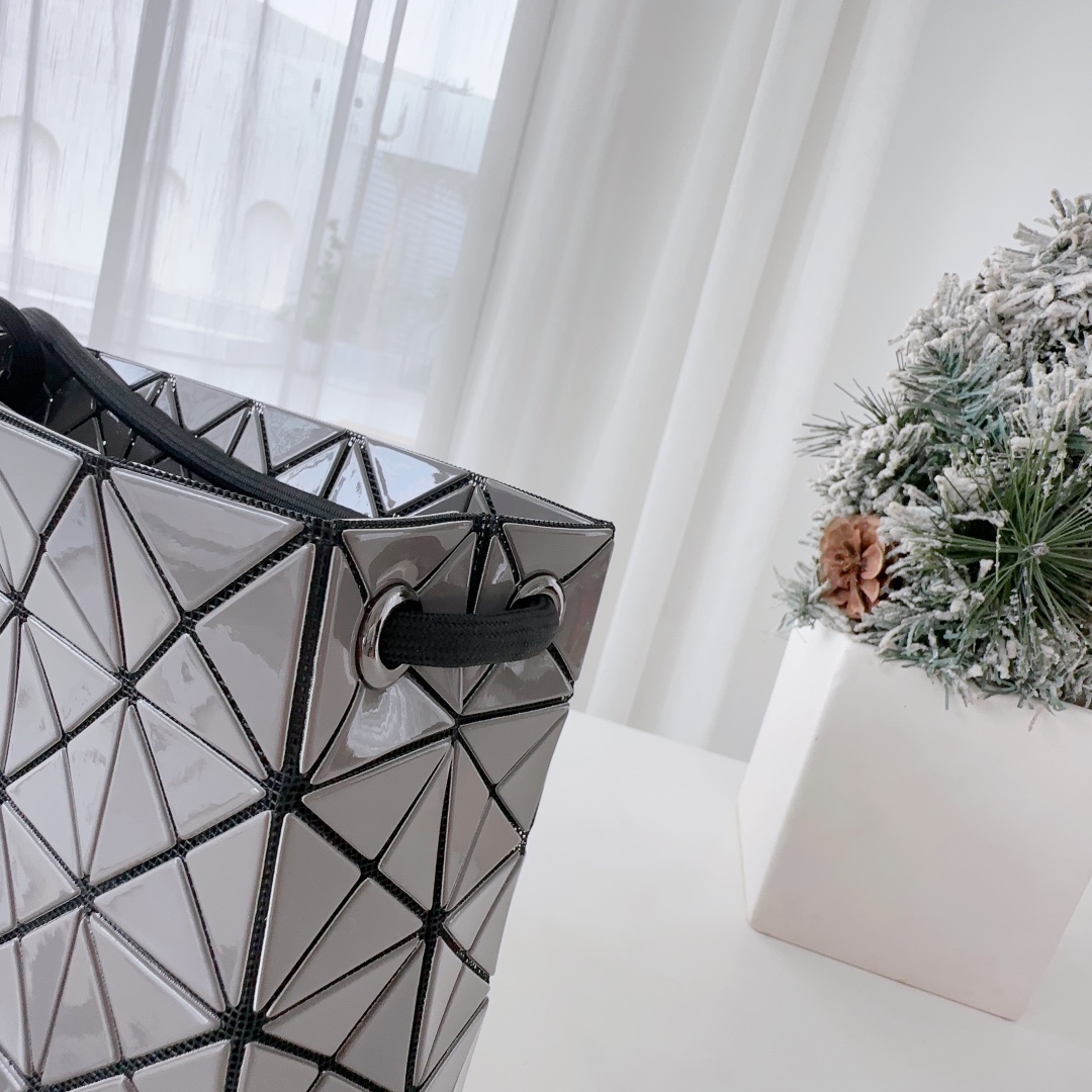 Issey Miyake Loop Bao Bao Bag - Adjustable Crossbody or Shoulder Bag, Carbon Gray 7 i1686557318 2255 5