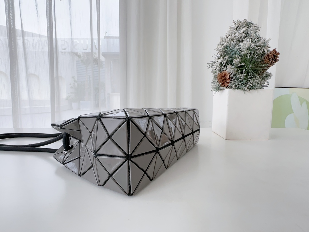 Issey Miyake Loop Bao Bao Bag - Adjustable Crossbody or Shoulder Bag, Carbon Gray 9 i1686557318 2979 7
