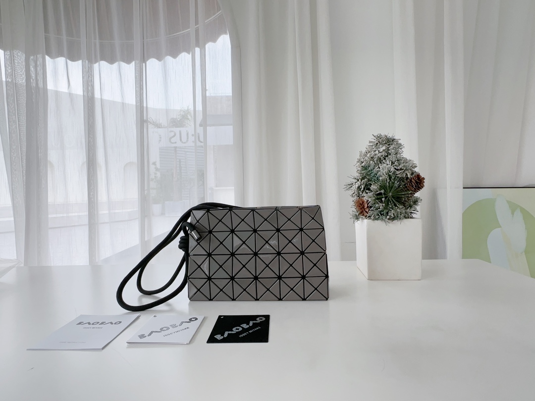 Issey Miyake Loop Bao Bao Bag - Adjustable Crossbody or Shoulder Bag, Carbon Gray 5 i1686557318 5159 3