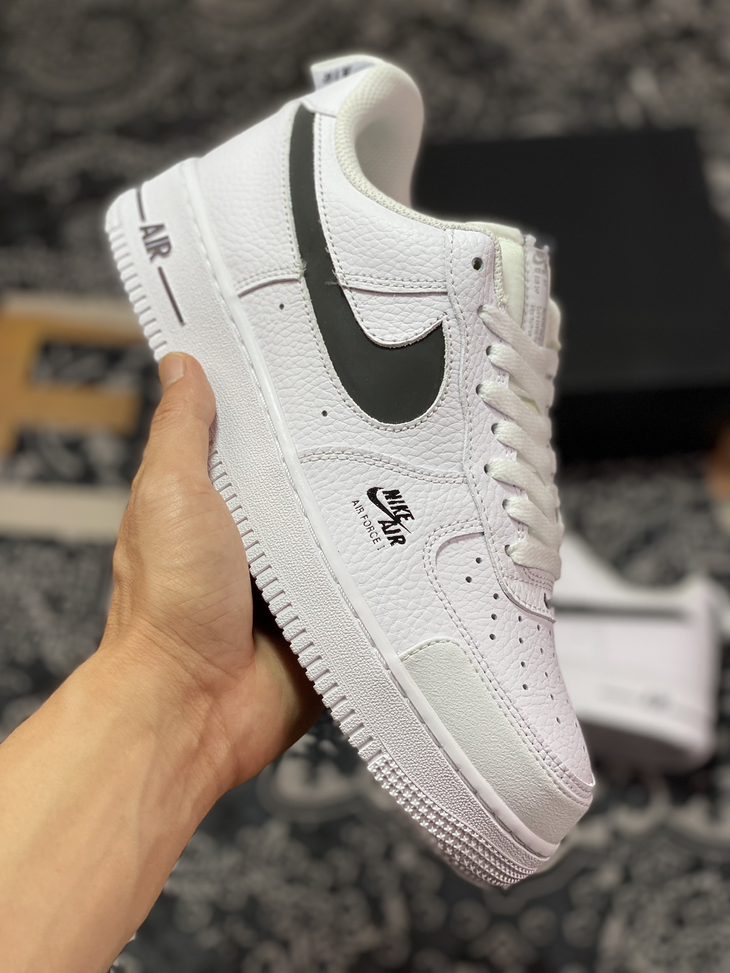 220 Nike Air Force 1 ′07 Low Premium”Cut Out/White/black”空军一号板鞋“皮革皮革白3M黑镂空钩子”CV3039-105