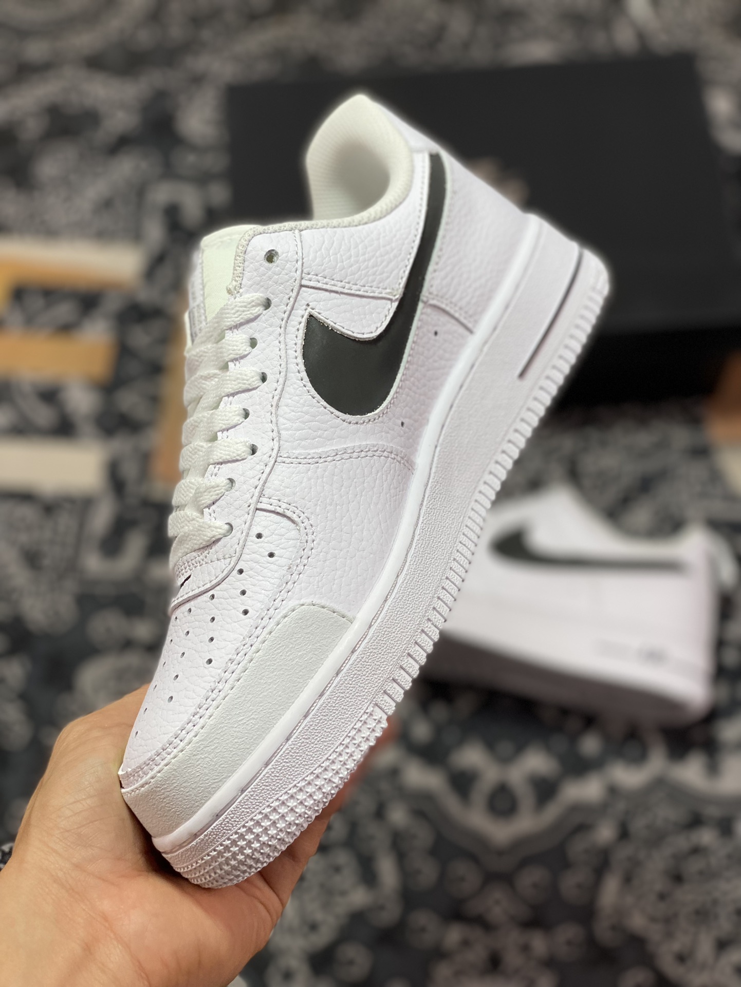 220 Nike Air Force 1 ′07 Low Premium”Cut Out/White/black”空军一号板鞋“皮革皮革白3M黑镂空钩子”CV3039-105