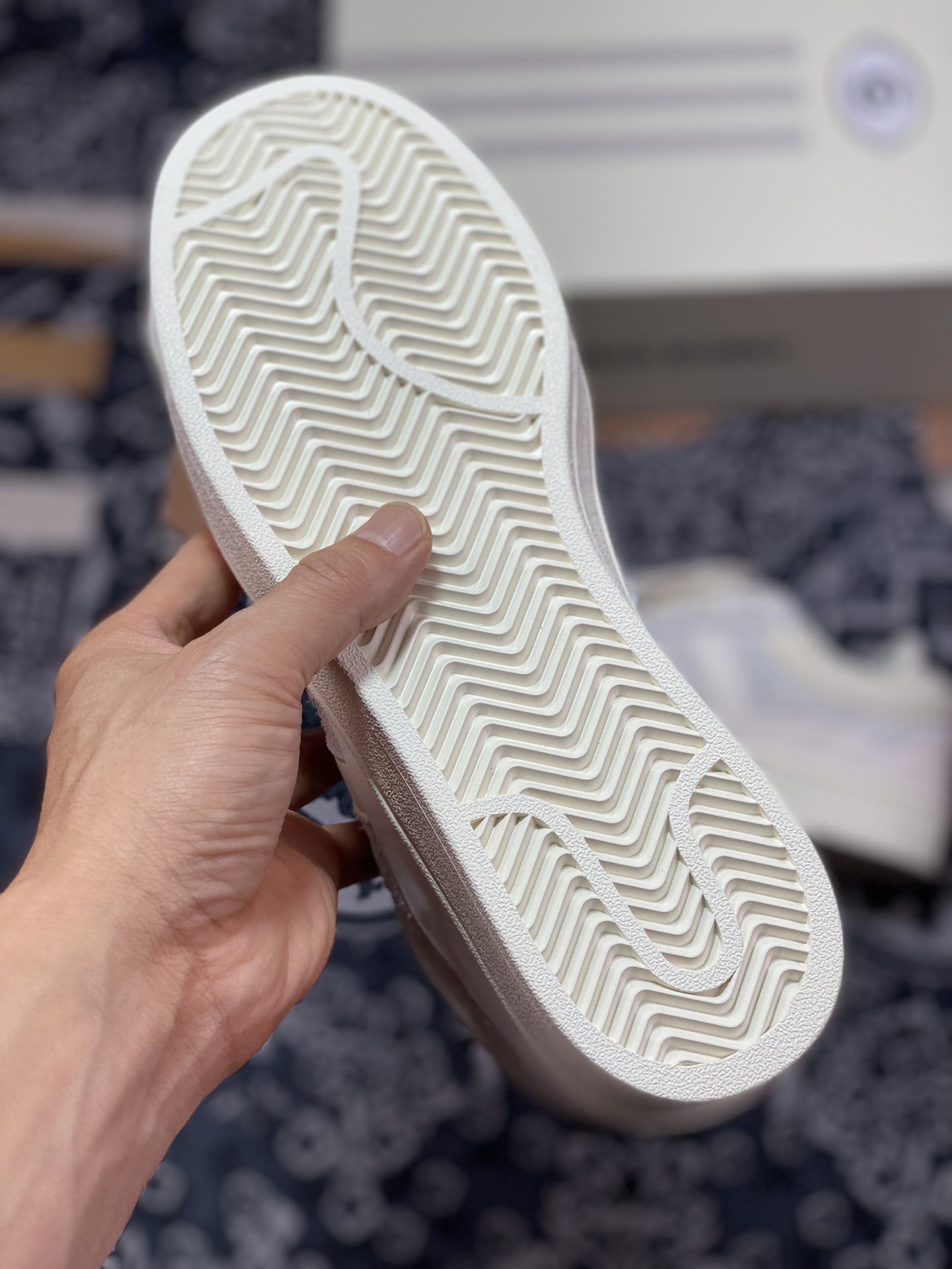 Bad Bunny x Adidas Campus Light ”Cloud White” College Wright series low-top sneakers ”Co-branded Cream White Bad Bunny” FZ5823