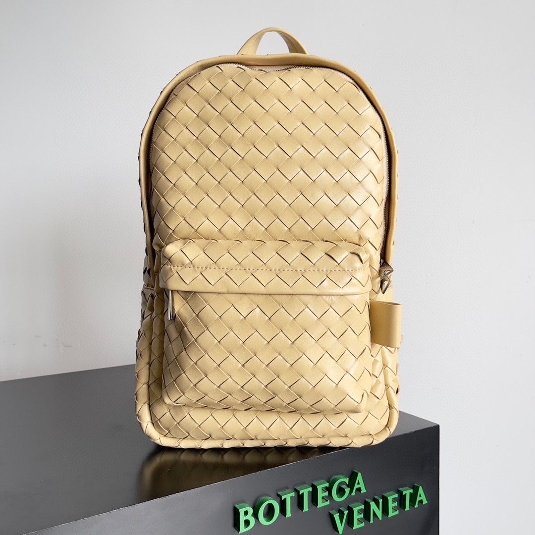 Bottega Veneta Small ~ Oatmeal color