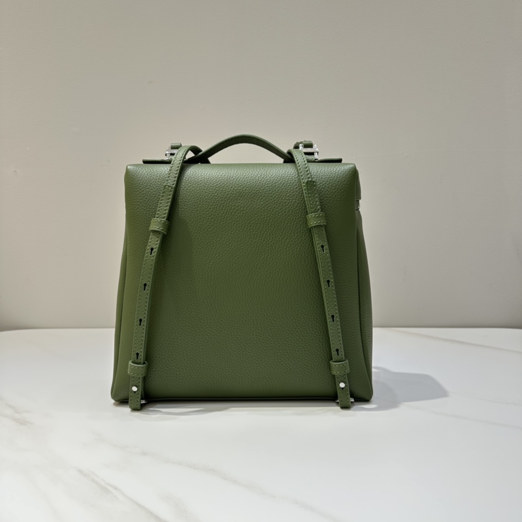 Loro Piana 𝐋𝐨𝐫𝐨 𝐩𝐢𝐚𝐧𝐚 L23.5系列双肩包
