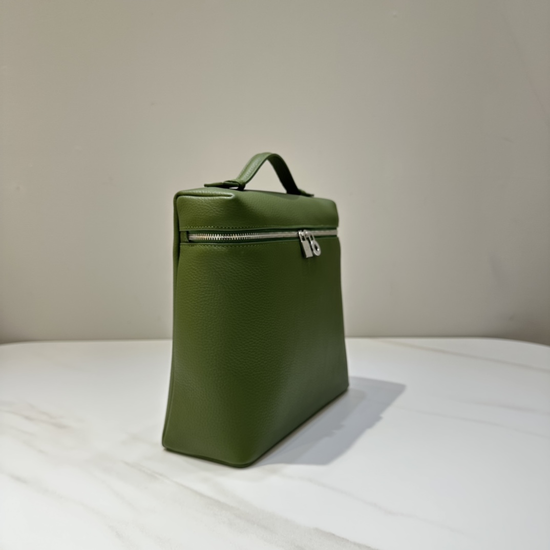 Loro Piana 𝐋𝐨𝐫𝐨 𝐩𝐢𝐚𝐧𝐚 L23.5系列双肩包